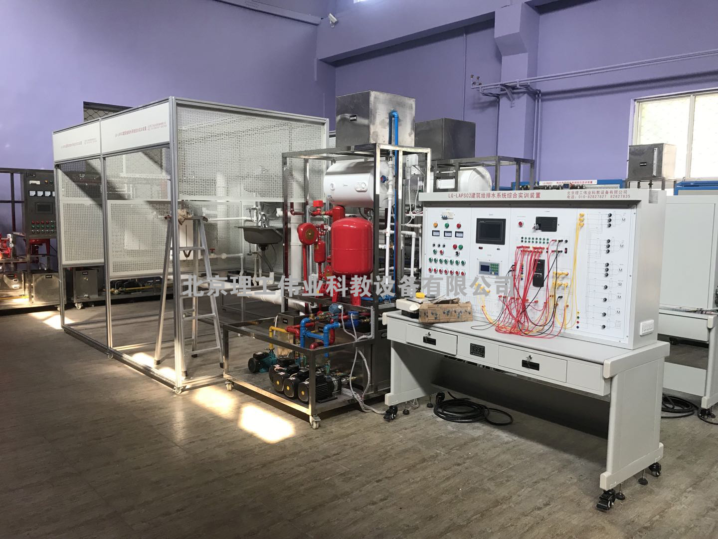 建筑給排水系統(tǒng)綜合安裝調(diào)試實(shí)訓(xùn)平臺