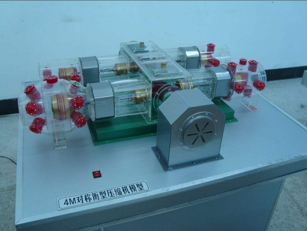 4M對稱衡型壓縮機(jī)模型