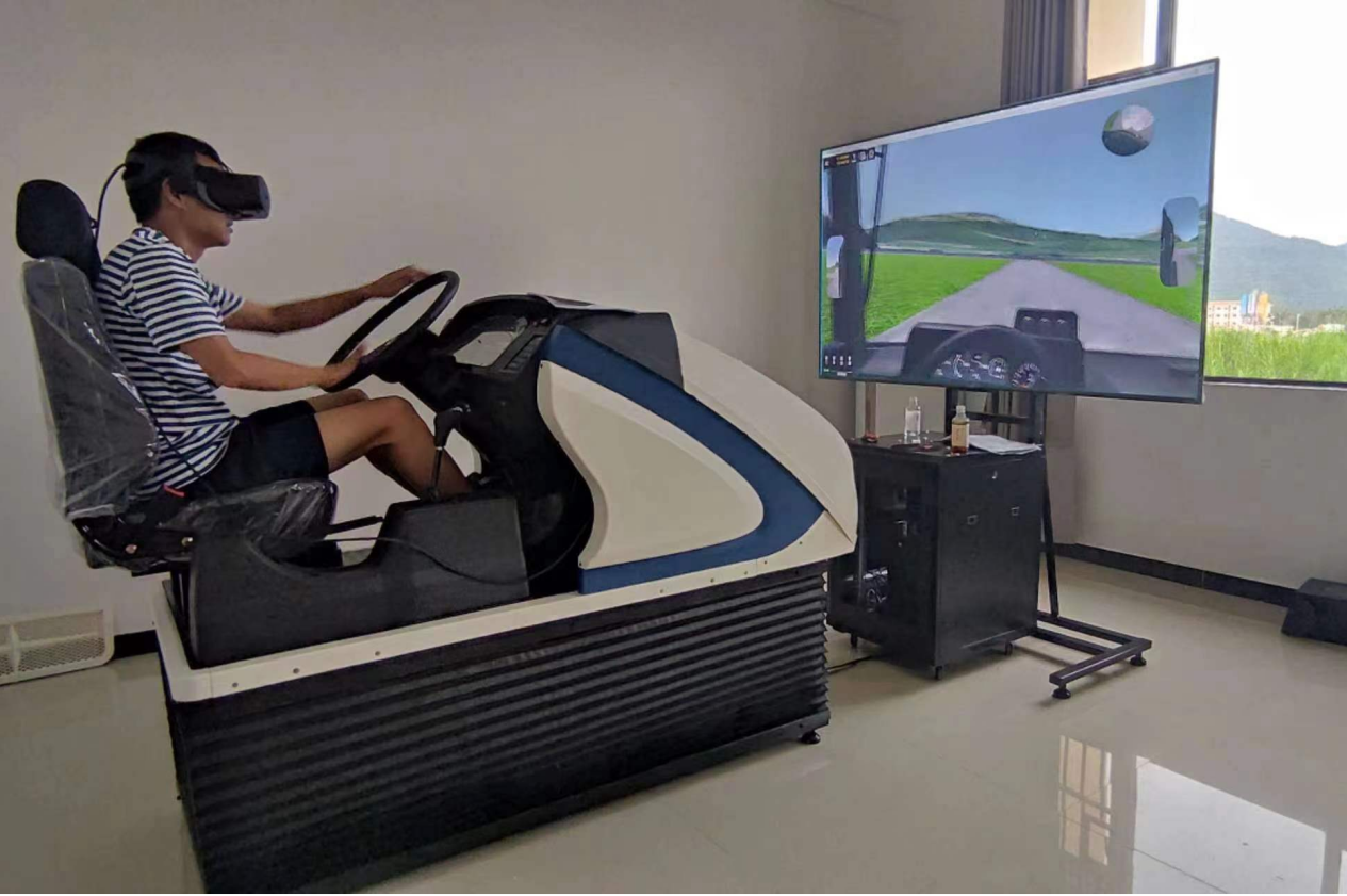 VR動(dòng)感汽車駕駛模擬系統(tǒng)